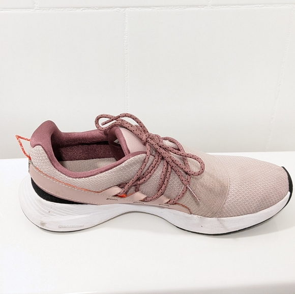 Under armour charged breathe bliss sneakers. - Picture 10 of 16